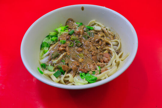 A bowl of Taiwanese Sesame Noodles (麻醬麵).
This is a local Taiwanese food.
