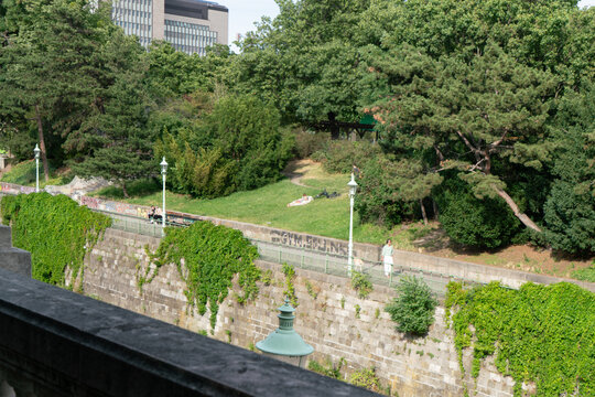The Wien River Promenade at Vienna city park (Stadtpark) , Austria