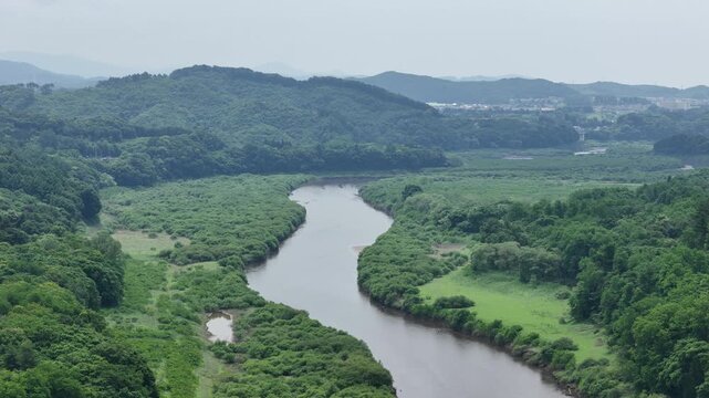 北上川と岩手山の緑をドローン空撮 2025年7月撮影