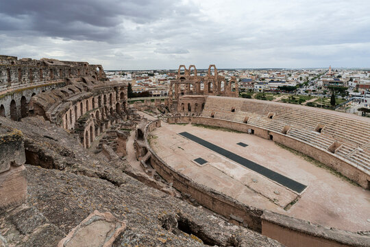 Arena of the Roman amphitheatre, El Djem