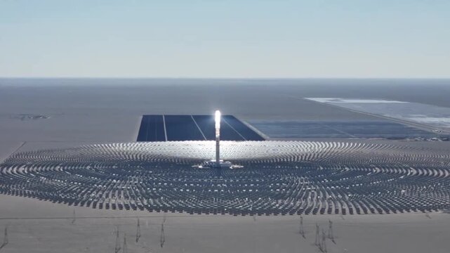 A molten-salt power plant in China