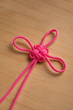 paracord omamori knot