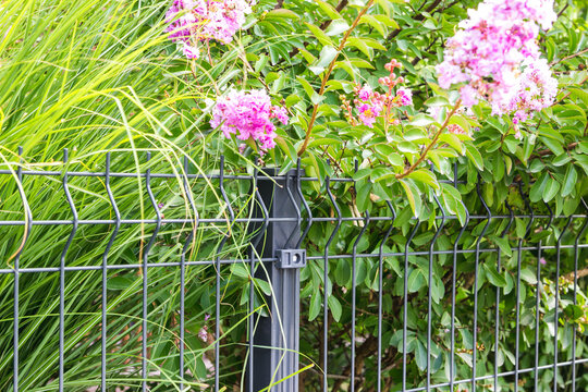 Rigid Industrial Fence Panels &ndash; Wire Grating and PVC Metal 