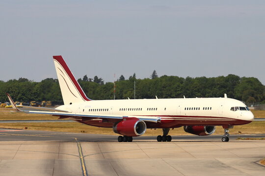 N770BB, The Yucaipa Companies, Boeing 757, departing London Stansted Airport, Essex, UK on 25th July 2026