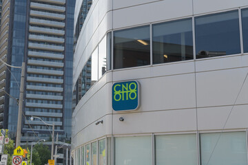 Fototapeta premium exterior building and sign of College of Nurses of Ontario (CNO) located at 101 Davenport Road in Toronto