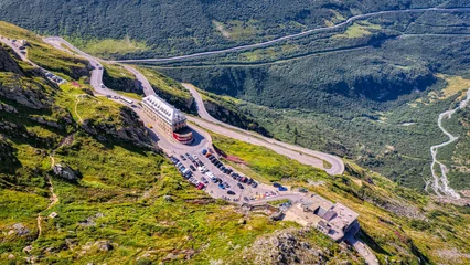 Furkapass mit Rhonegletscher und spektakulärer Passstrasse in den Schweizer Alpen, Juli 2026 © Zarathustra