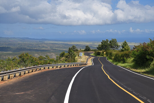 Deep gorges, and lush landscapes from Hawaii Route 550 (Waimea Canyon Drive). Kauai, Hawaii, USA