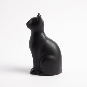 black cat statuette