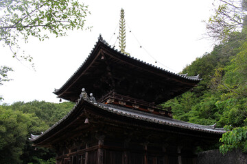 Fototapeta premium Daito Pagoda at Kirihataji Temple on Shikoku Henro Pilgrimage in Awa, Tokushima, Japan 2026