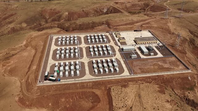 Integrated solar power and energy storage station