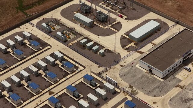 Integrated solar power and energy storage station