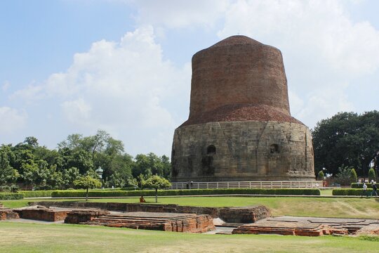 Dhamek Stupa in Sarnath. Varanasi, India