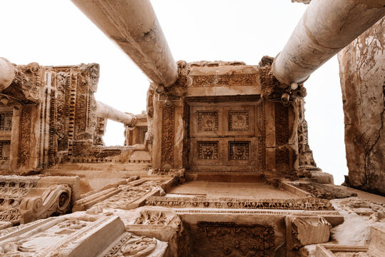 Ephesus izmir Turkiye roman ruins Celsus Library 