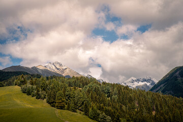 Fototapeta premium Scenic Mountain Landscape in Krakau, Austria