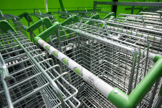 Shopping cart from the home improvement retailer Leroy Merlin.
