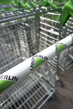 Shopping cart from the home improvement retailer Leroy Merlin.
