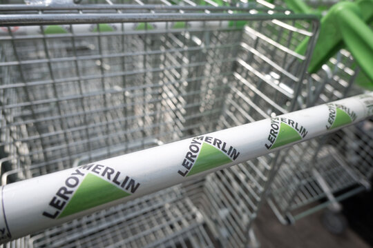 Shopping cart from the home improvement retailer Leroy Merlin.

