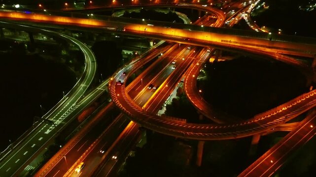 夜のインターチェンジ 空撮 4K