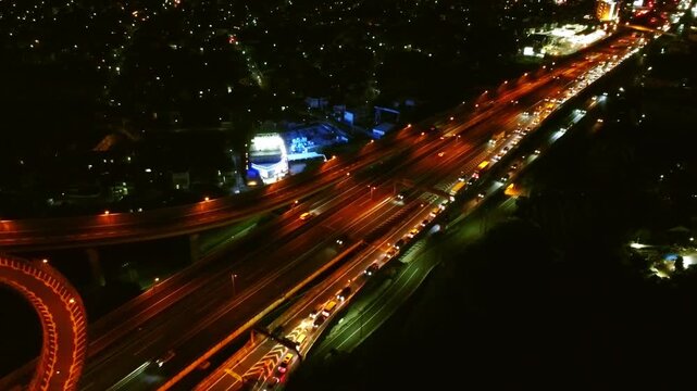 夜のインターチェンジ 空撮 4K
