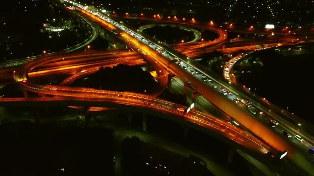 夜のインターチェンジ 空撮 4K