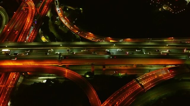 夜のインターチェンジ 空撮 4K