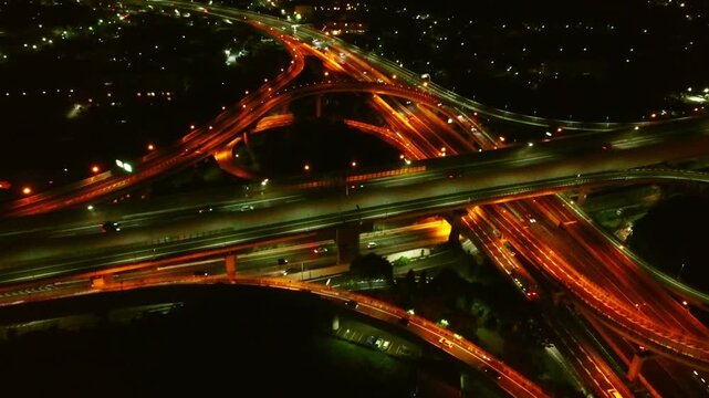 夜のインターチェンジ 空撮 4K