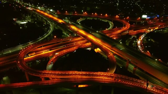 夜のインターチェンジ 空撮 4K