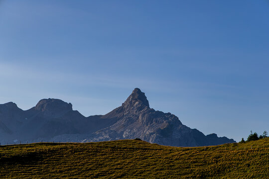 Berggipfel Chaiserstock an einem sch&ouml;nen Sommermorgen, Kanton Schwyz, Schweiz