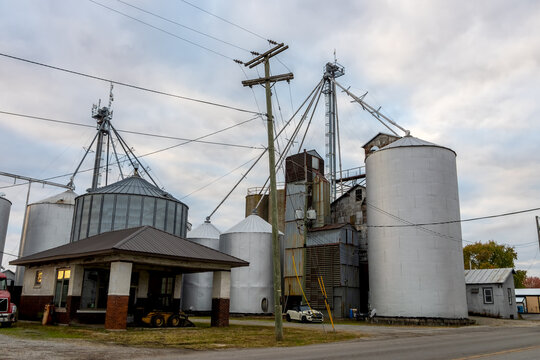 Grain elevator silos structure in a rural setting