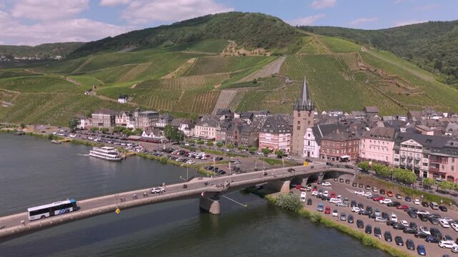 Come with me on a flight across the Bernkastel Kues vine valley which is located aside the Mosel river and belong to a famous tourist spot for wine lovers