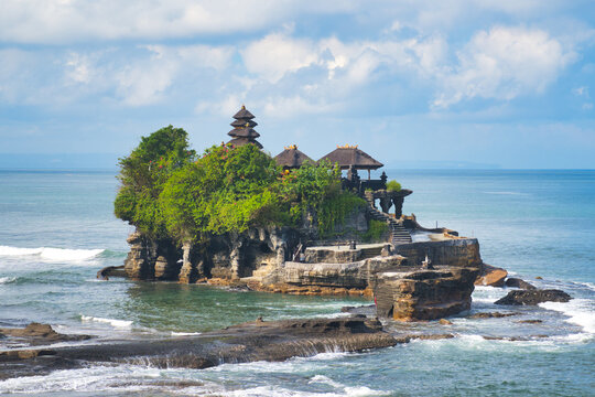 インドネシア・バリ島のタナロット寺院　Tanah Lot temple, Bali Indonesia　Pura Tanah Lot