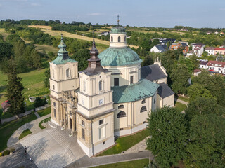 Kościół św. Józefa w Klimontowie. Świątynia ufundowana w 1637 przez Jerzego Ossolińskiego. Klimontów. Województwo świętokrzyskie.