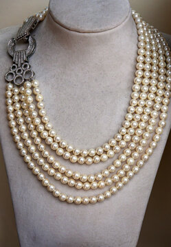 White sea pearls chain fashion necklace jewellery accessory