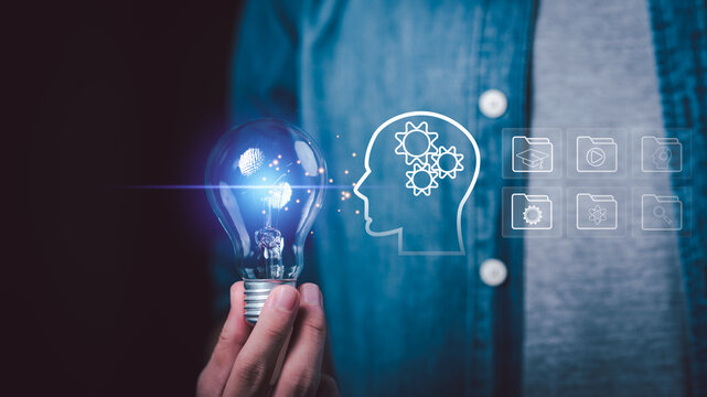 Innovation consultant inspiring creative thinking, innovation, problem solving, knowledge development, critical thinking, education technology, learning mindset, smart education, idea generation