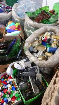 Household waste sorting by fractions for recycling