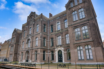 Fototapeta premium Amsterdam is the capital of the Netherlands, known for its artistic heritage and its elaborate canal system.