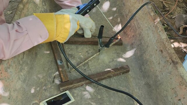 Welding Recycled Iron Rebar Joints Together with Electric Arc