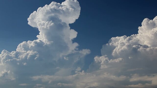 湧き上がる入道雲