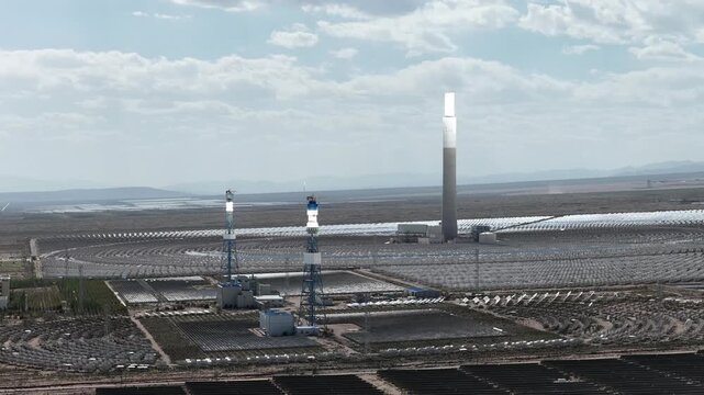 The Solar Oasis: A Hybrid CSP and PV Power Complex