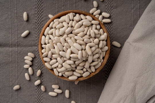 White kidney bean, dry cannellini beans pile
