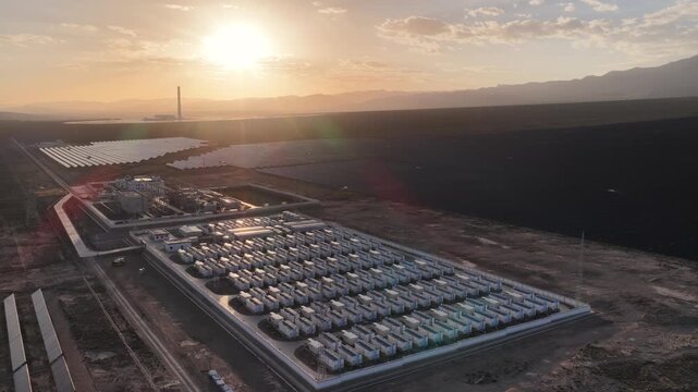 Integrated solar power and energy storage station