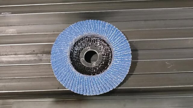 Flap disk, used for grinding and deburring of mental