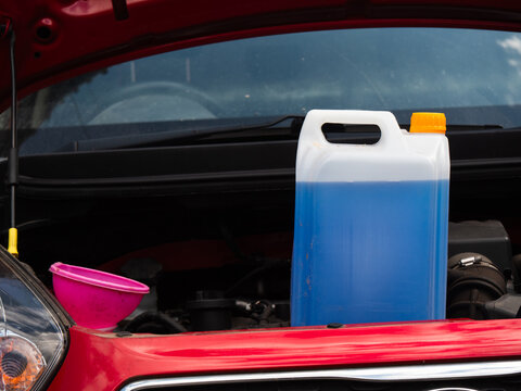Windscreen wash fluid and funnel for auto car care