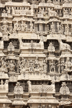 Tower (gopura) of Arunachaleswar Temple in Tiruvannamalai, Tamil Nadu, India