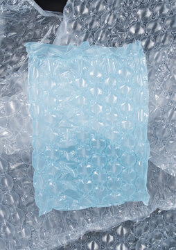 plastic translucent air packaging, protection of goods.