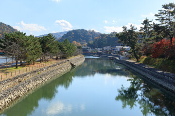 Fototapeta premium 秋の宇治川