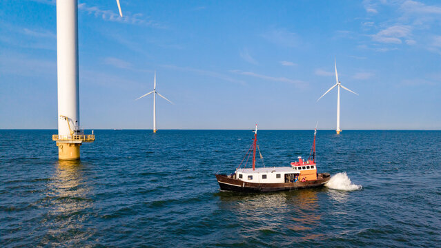 Windmill Park in Espel showcases wind energy's power in the Netherlands