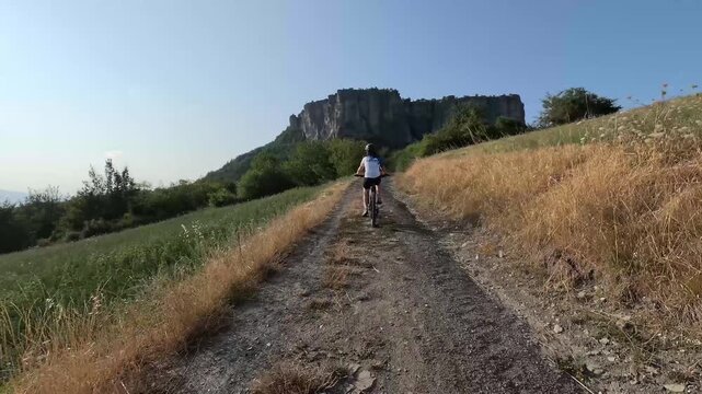 Salire a Bismantova in MTB