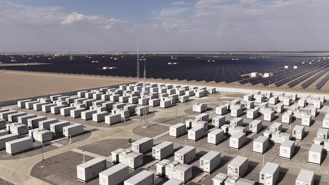 Integrated solar power and energy storage station