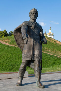DMITROV, RUSSIA - JULY 01, 2026: Sculpture of Prince Yuri Dolgoruky on a sunny July day. Dmitrov, Moscow region